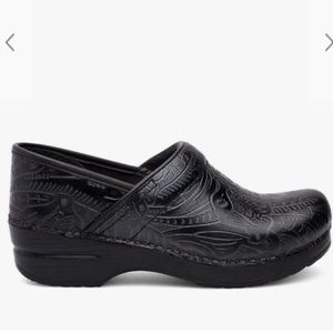 B. O. C. Born Peggy Clogs